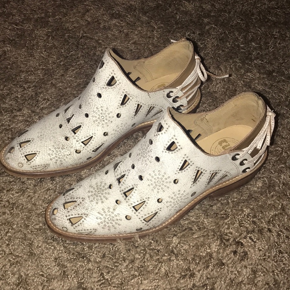size 7, brand new
